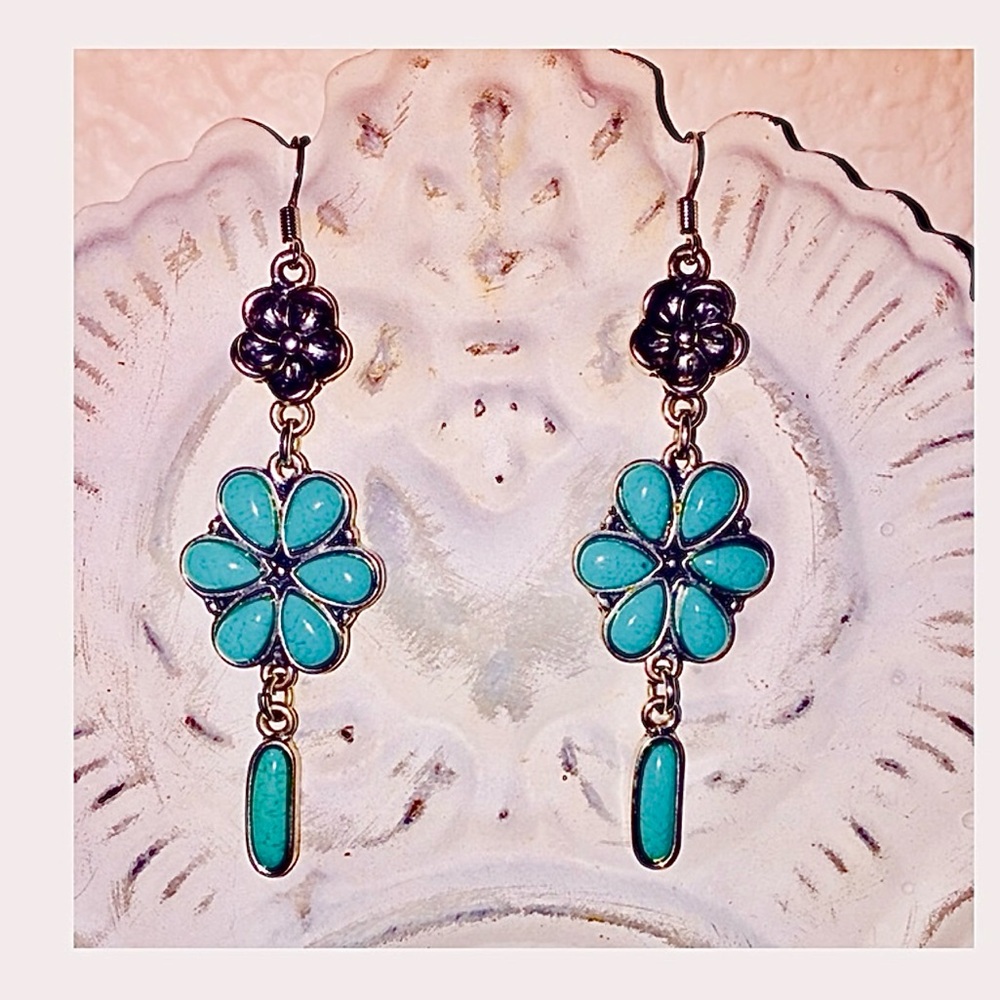 SILVER TURQUOISE CONCHO FLOWER EARRINGS LONG DANGLE VINTAGE ETCHED BACK DESIGN